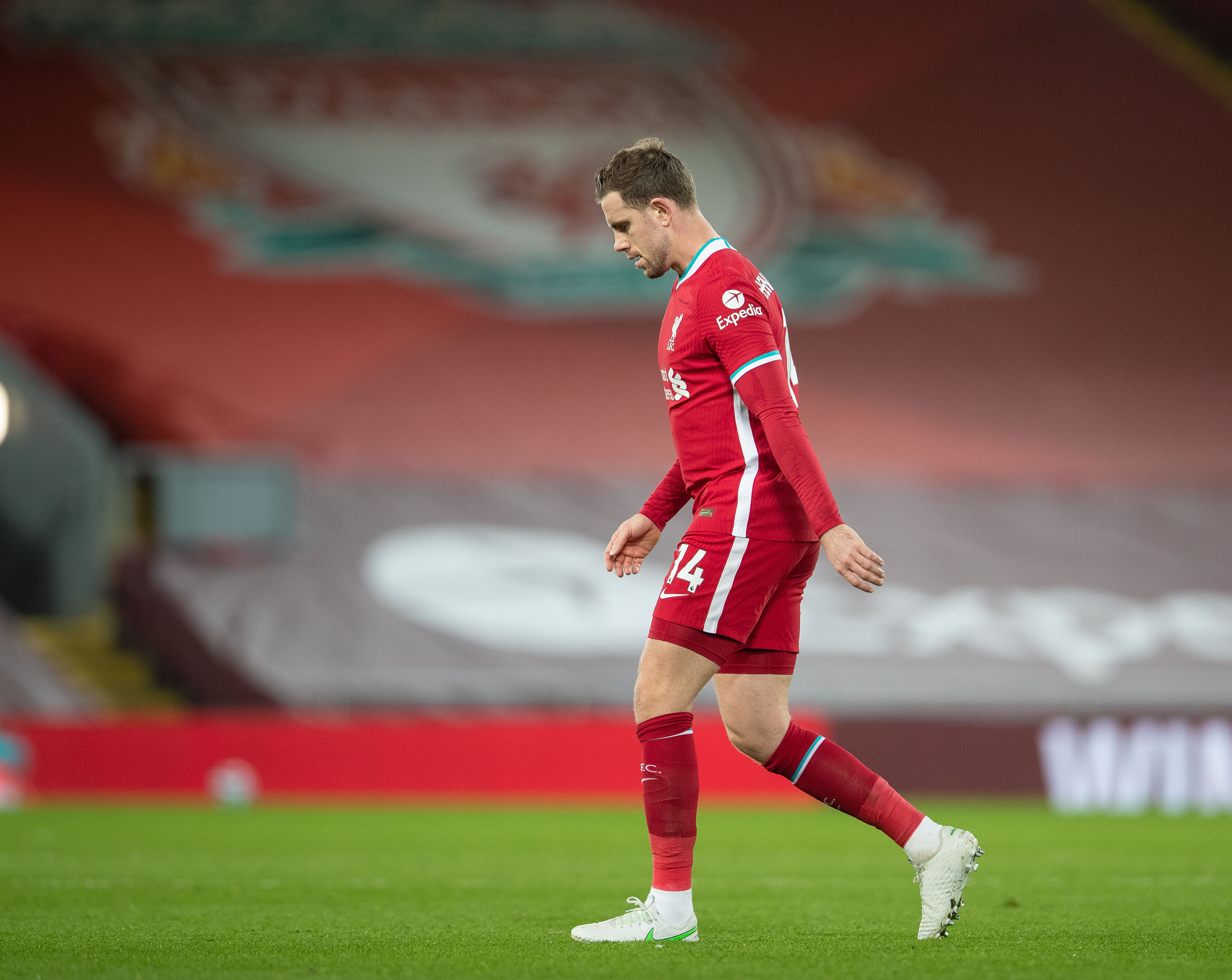 佩里西奇谈赢利物浦：球队表现很出色，首要目标是晋级淘汰赛（佩里西奇：击败利物浦展现球队出色发挥，首要任务是闯入淘汰赛）