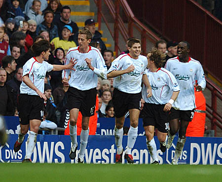 热那亚2-1逆转维罗纳，托斯比建功，洛伦佐-科隆博破门（热那亚2-1翻盘维罗纳：托斯比进球，洛伦佐-科隆博破门）