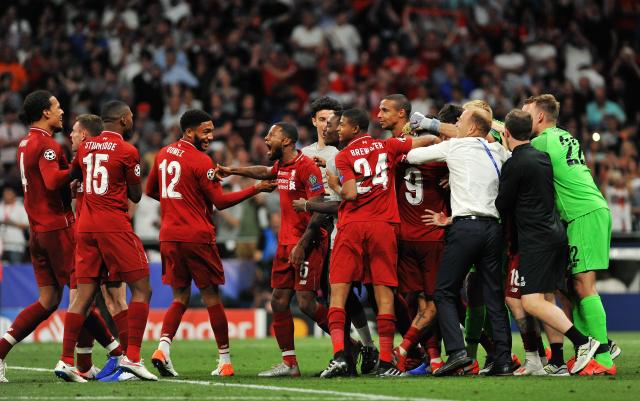 鲁尔：多特小将科尔-坎贝尔就转会接触了中日德兰和图尔贝里（鲁尔称：多特小将科尔-坎贝尔就转会已与中日德兰、图尔贝里接触）