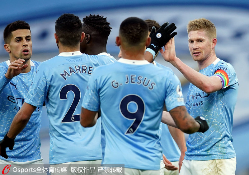 阿森西奥带女友重返伯纳乌，与齐达内一同观看了NFL比赛（阿森西奥携女友回到伯纳乌，与齐达内同场观战NFL）